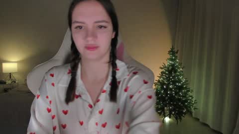 Snapshot of sonia_moon_ chatting on January 6, 2:04 am sonia_moon_ online show from January 6, 2:04 am