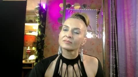 Sonia online show from May 14, 5:22 pm