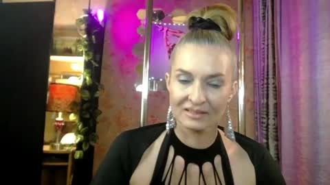 Sonia online show from May 13, 4:49 pm