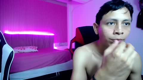 sonic_jess07 online show from April 9, 8:09 am