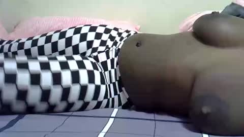 sonnia02 online show from December 18, 5:47 am