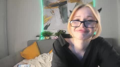 Sonya vibe online show from February 26, 6:44 pm