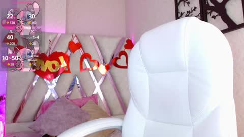 Snapshot of sophi_gray chatting on February 24, 11:32 am Shophi online show from February 24, 11:32 am