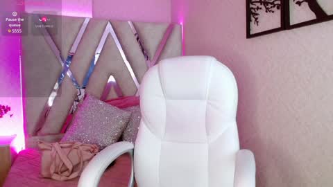 Snapshot of sophi_gray chatting on January 24, 11:26 am Shophi online show from January 24, 11:26 am