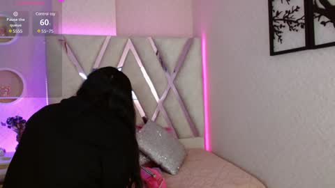 Snapshot of sophi_gray chatting on January 28, 11:06 am Shophi online show from January 28, 11:06 am