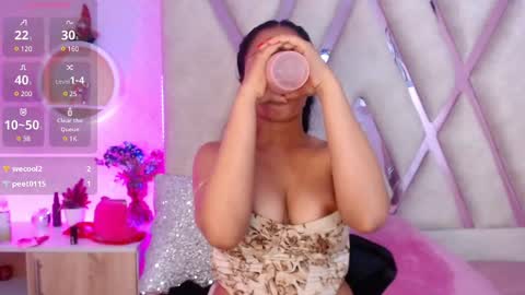Snapshot of sophi_gray chatting on February 12, 5:16 pm Shophi online show from February 12, 5:16 pm