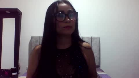 Yesenia online show from August 2, 1:07 am