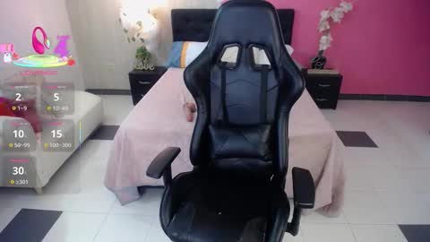 sophia_brunette21 online show from September 26, 12:35 pm