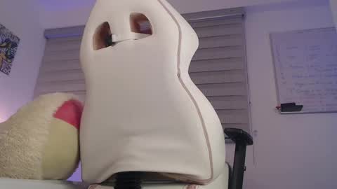 Sophia Carson online show from December 4, 10:40 am