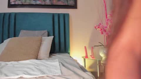 sophiacolliins online show from September 12, 1:18 am