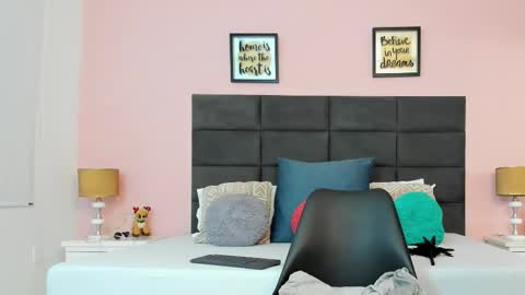 Sophia online show from October 17, 8:35 pm