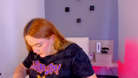 Snapshot of sophiarossee chatting on February 6, 12:26 pm Sofi online show from February 6, 12:26 pm