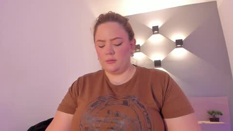Snapshot of sophiarossee chatting on February 21, 12:17 pm Sofi online show from February 21, 12:17 pm