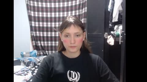 Snapshot of sophie_cutexx chatting on September 21, 7:51 pm sophie online show from September 21, 7:51 pm