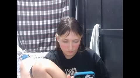 Snapshot of sophie_cutexx chatting on October 12, 11:28 pm sophie online show from October 12, 11:28 pm