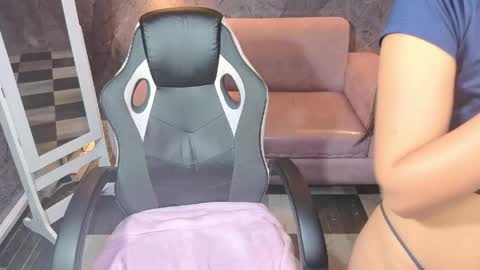 sophie_jones_b online show from May 14, 1:20 pm