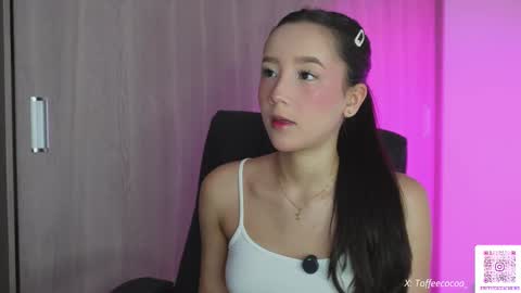 Snapshot of sophie_lii chatting on September 17, 5:49 pm Sophie or Sof online show from September 17, 5:49 pm