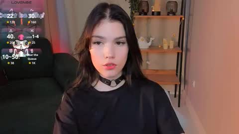 sophie_nomenal_ online show from October 14, 1:58 pm