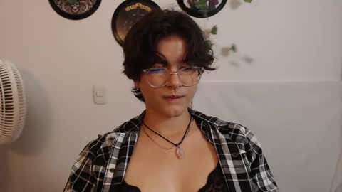 sophie_ross1 online show from September 29, 3:05 am