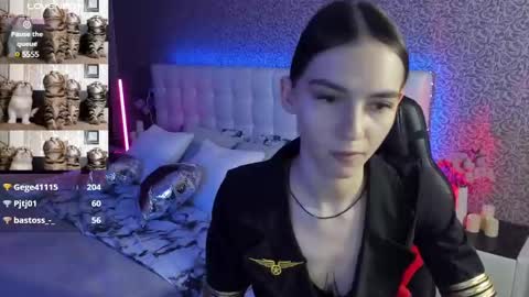 Sophie online show from March 10, 6:12 pm