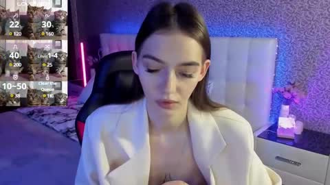 Sophie online show from March 3, 10:49 am