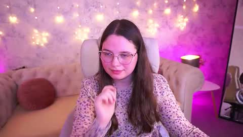sophieedreams online show from March 3, 8:27 pm