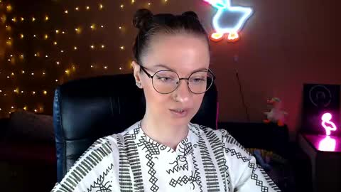 sophieleroux online show from April 14, 11:57 am