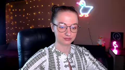 sophieleroux online show from April 13, 11:36 am