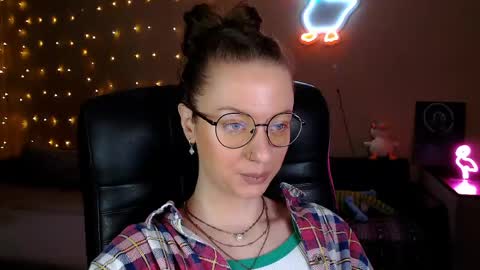 sophieleroux online show from April 24, 1:13 pm