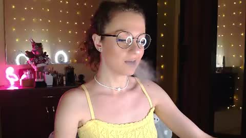 sophieleroux online show from July 1, 3:21 pm