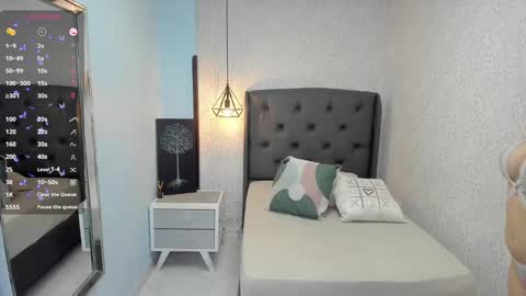 Sophie  online show from February 5, 1:00 pm