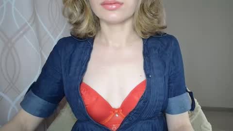 Sophiemisss online show from November 4, 9:43 am