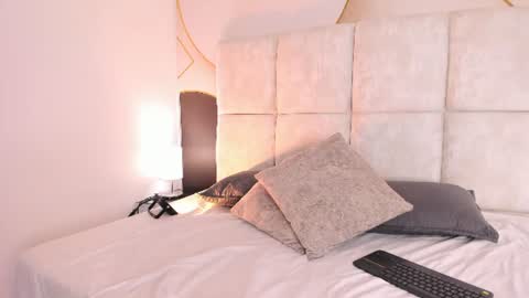 sophiie_rosee online show from July 18, 8:33 pm