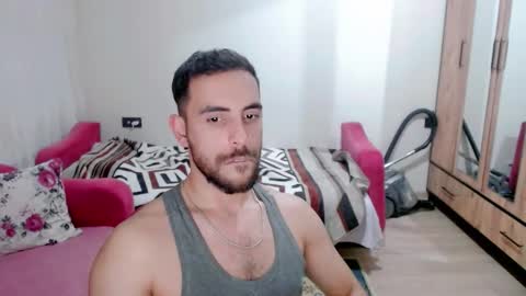 luis online show from February 25, 10:13 pm