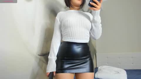 Mia online show from March 9, 9:25 pm