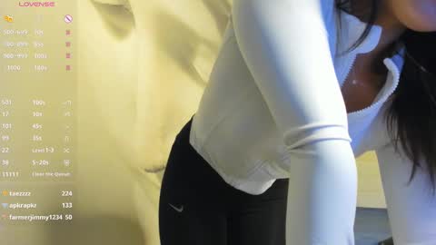 Mia online show from March 8, 12:41 pm