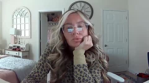 Your Barbii online show from February 6, 8:45 pm