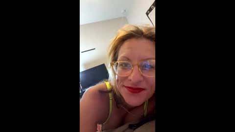 Southern MILF online show from May 27, 3:58 am