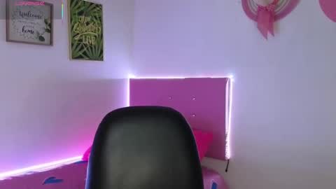 soy_isabel online show from October 18, 8:24 pm