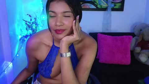 soy_isabel online show from December 3, 3:15 am