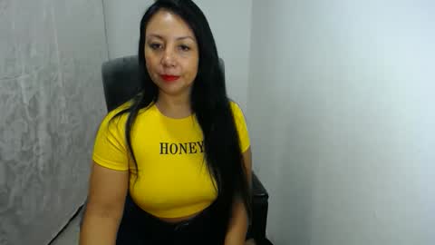 soy Elena online show from April 9, 11:49 am