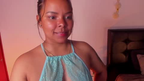 Snapshot of soytucolor chatting on January 6, 12:05 am Paula add me on snap online show from January 6, 12:05 am