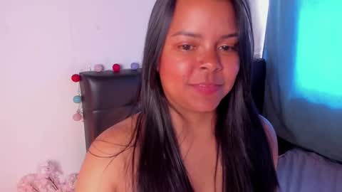 Snapshot of soytucolor chatting on February 16, 3:38 pm Paula add me on snap online show from February 16, 3:38 pm