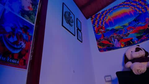 Snapshot of space__kittyy chatting on February 17, 9:03 am Val online show from February 17, 9:03 am
