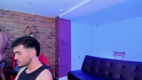 Gabo Lucas and Justin online show from May 5, 9:20 pm