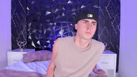 spaceboy_1 online show from January 5, 9:29 pm