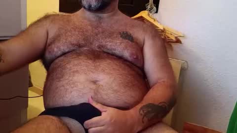 Snapshot of spain_bear chatting on October 17, 6:12 pm spain_bear online show from October 17, 6:12 pm