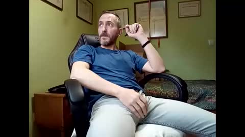 Manu  online show from February 9, 5:05 pm