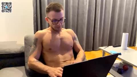 Snapshot of speed_god chatting on September 20, 11:52 pm Alex online show from September 20, 11:52 pm