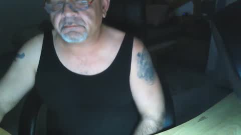 Snapshot of spektor1389 chatting on February 17, 7:12 pm spektor1389 online show from February 17, 7:12 pm